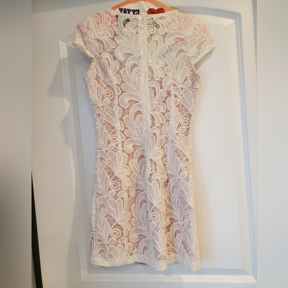 BEBE| womens lace dress| size 4 - Picture 2 of 6
